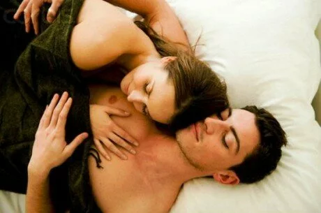 Психологи советуют супругам спать вместе, чтобы быть здоровыми